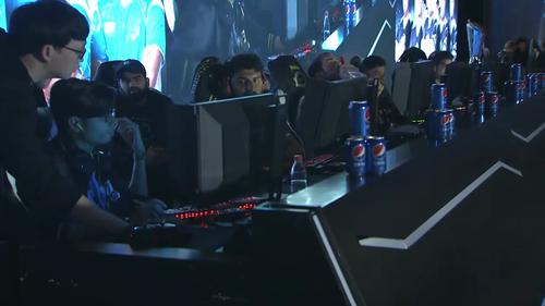 视觉上仍是 视觉上仍是