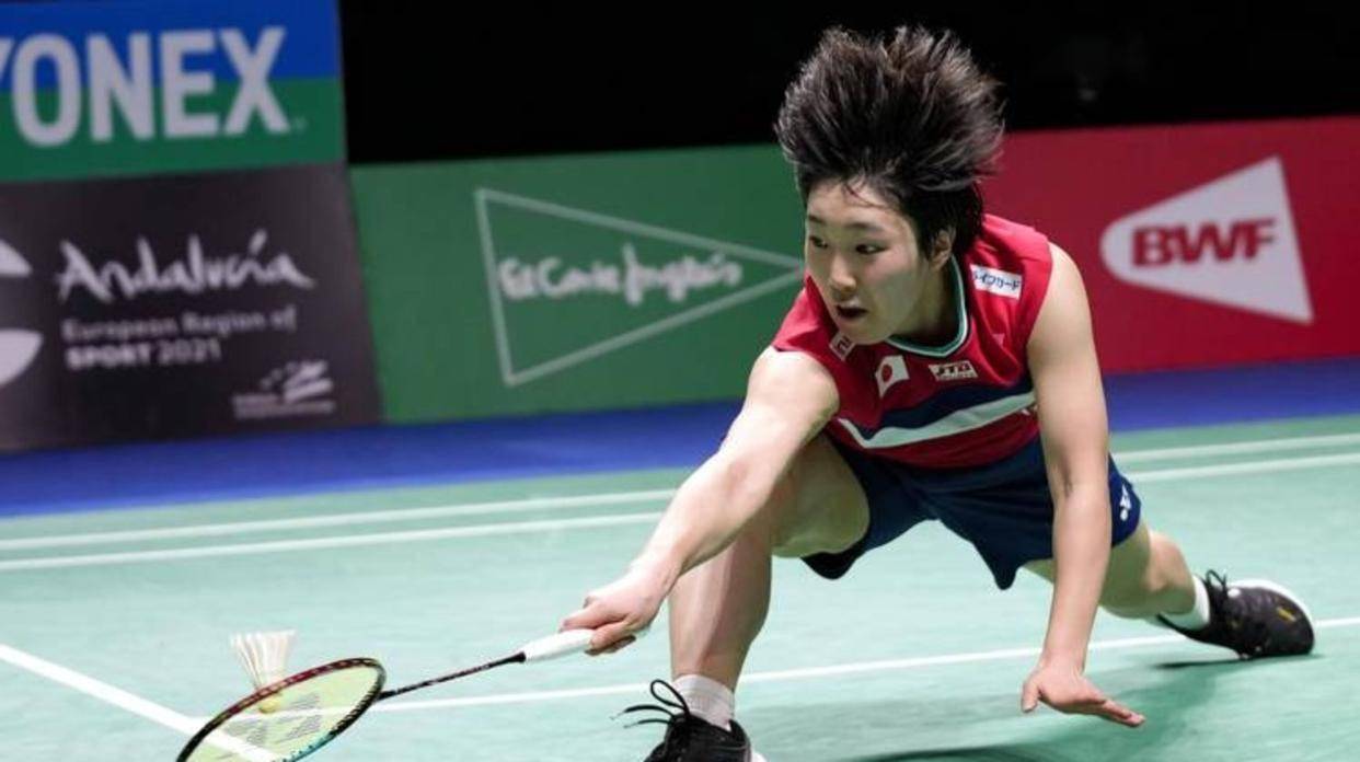 线与中场对 线与中场对